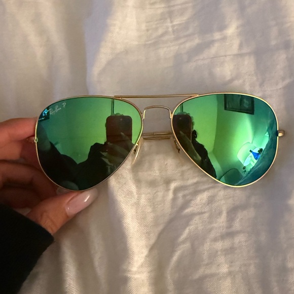 Ray-Ban Green Polarized Reflective Aviators RB3025 - Picture 1 of 2